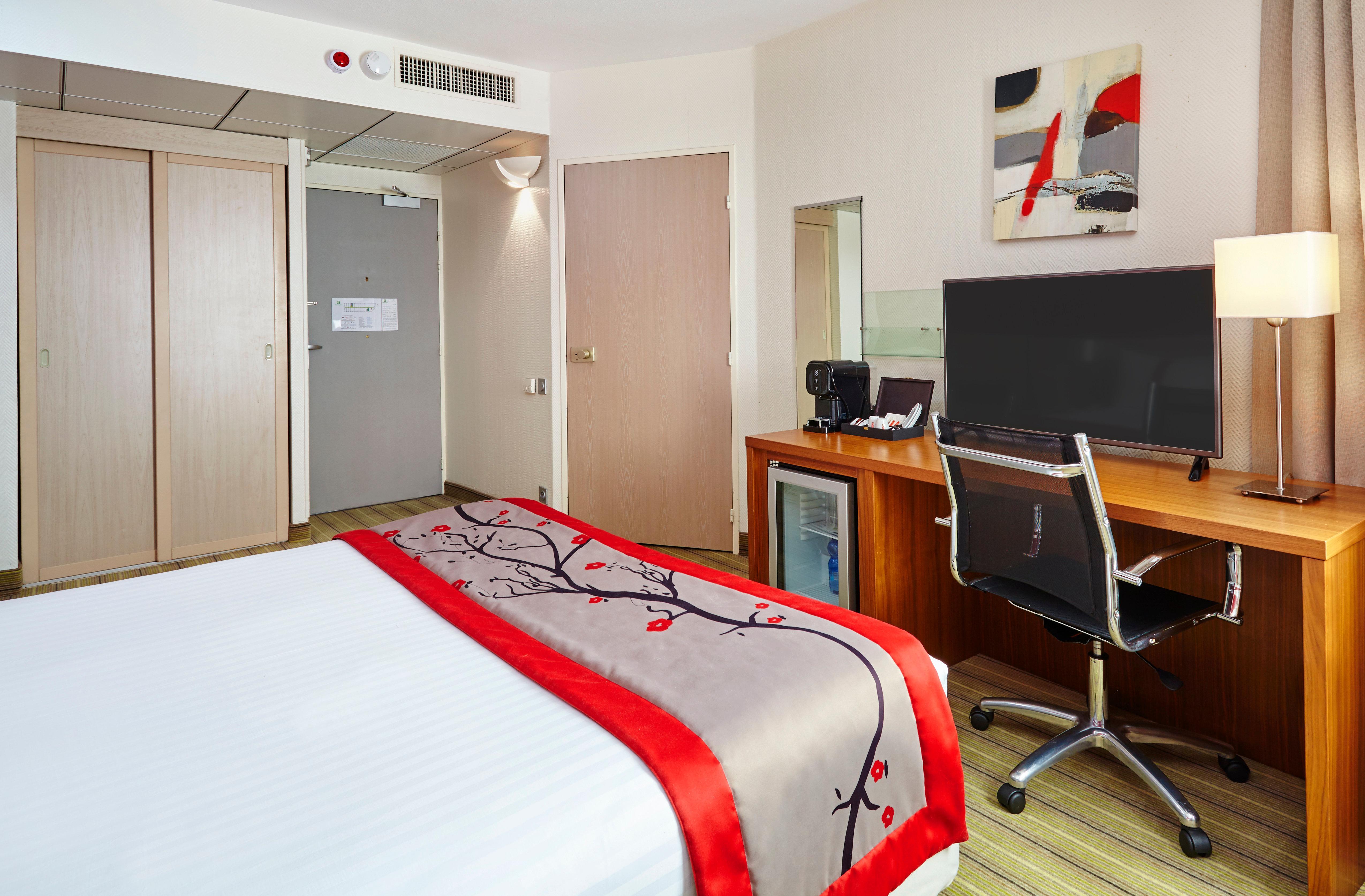 Holiday Inn Toulon City Centre By Ihg Bagian luar foto