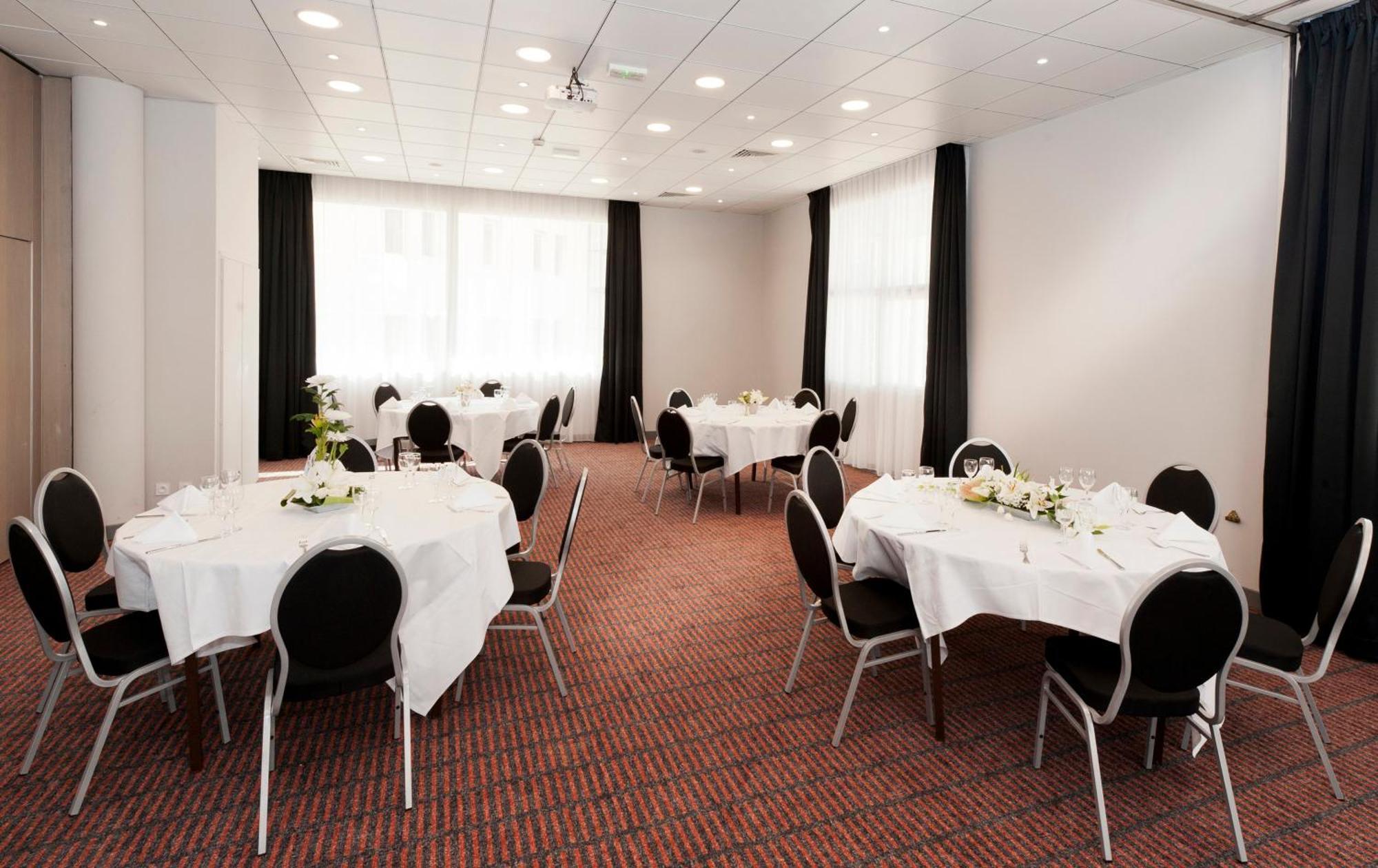 Holiday Inn Toulon City Centre By Ihg Bagian luar foto