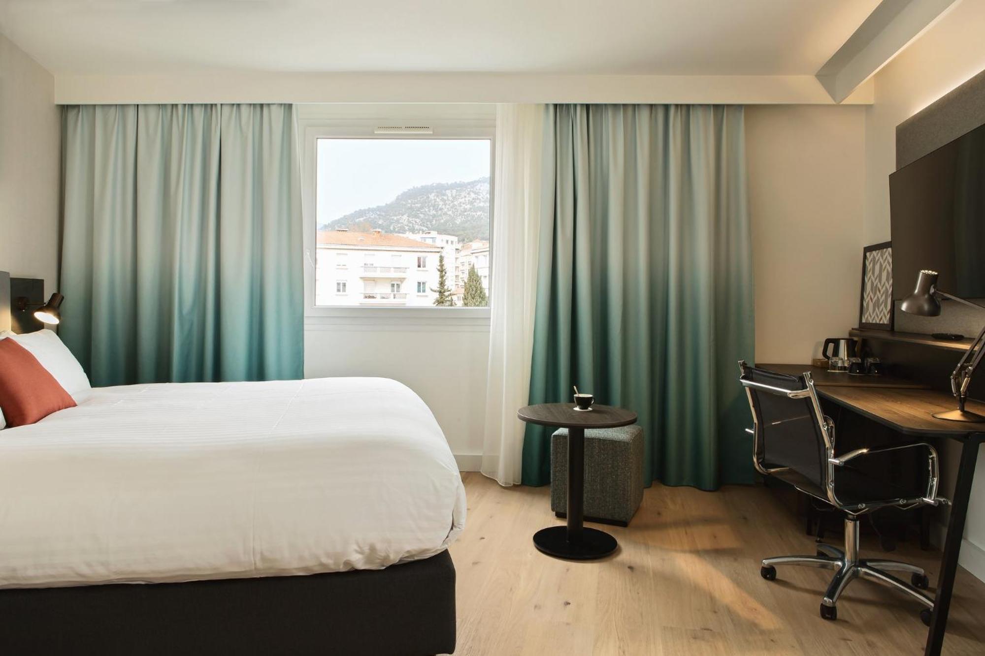 Holiday Inn Toulon City Centre By Ihg Bagian luar foto