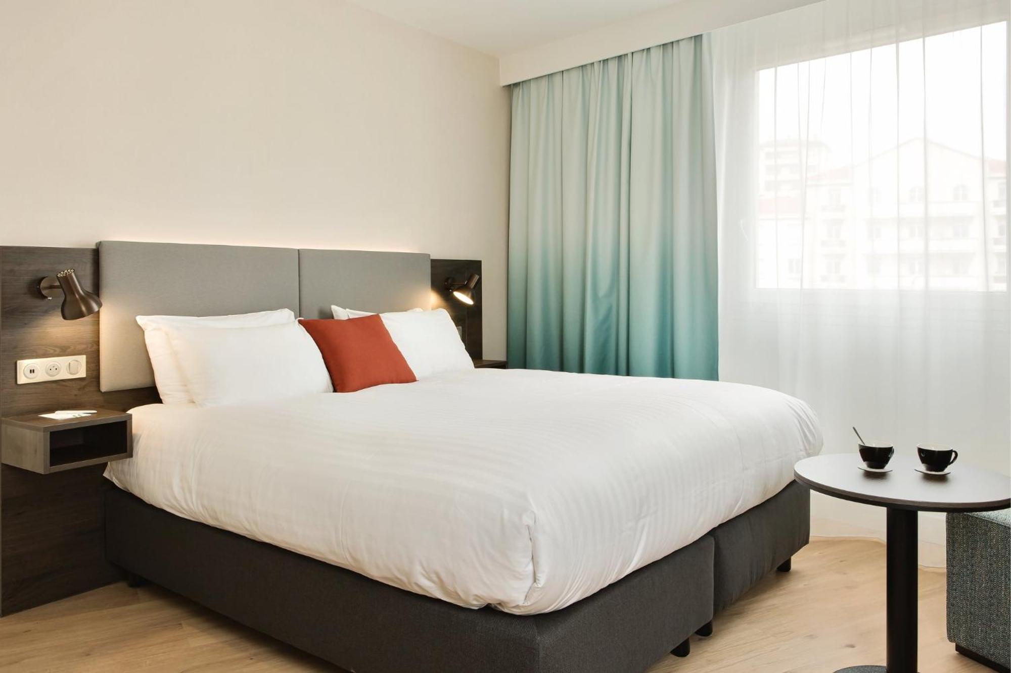 Holiday Inn Toulon City Centre By Ihg Bagian luar foto