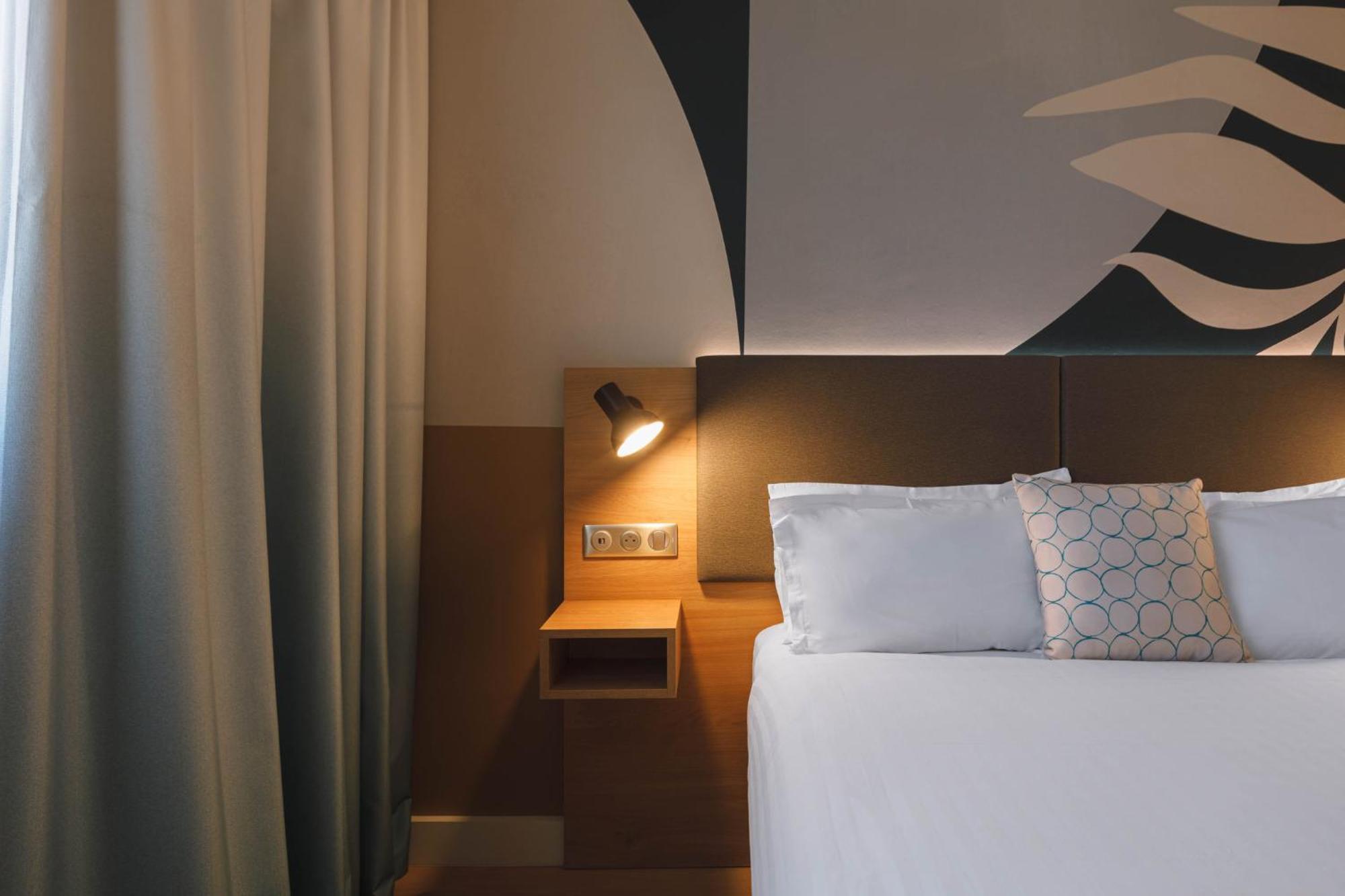 Holiday Inn Toulon City Centre By Ihg Bagian luar foto