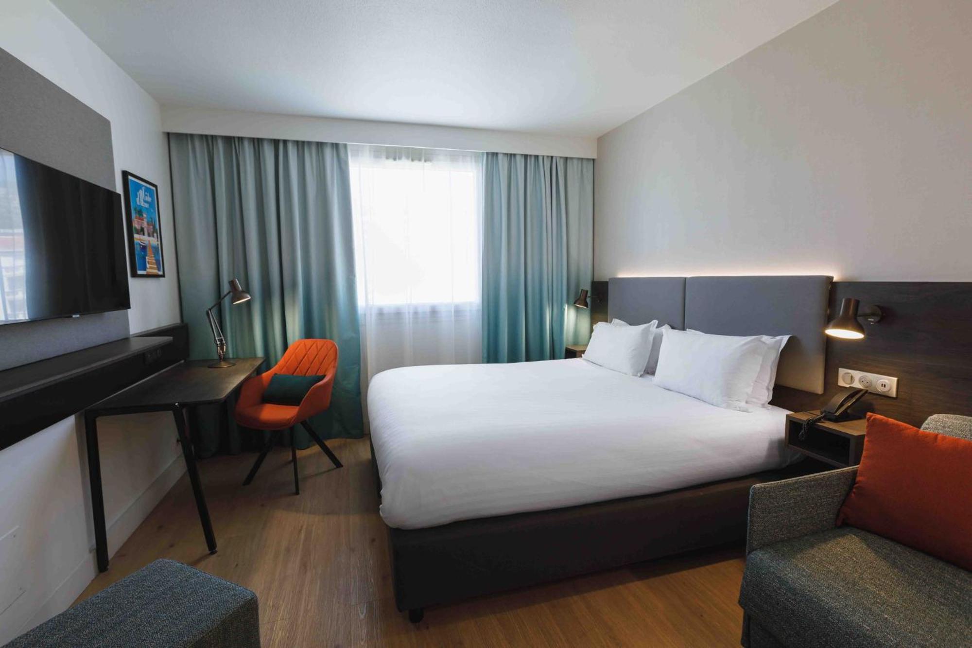 Holiday Inn Toulon City Centre By Ihg Bagian luar foto