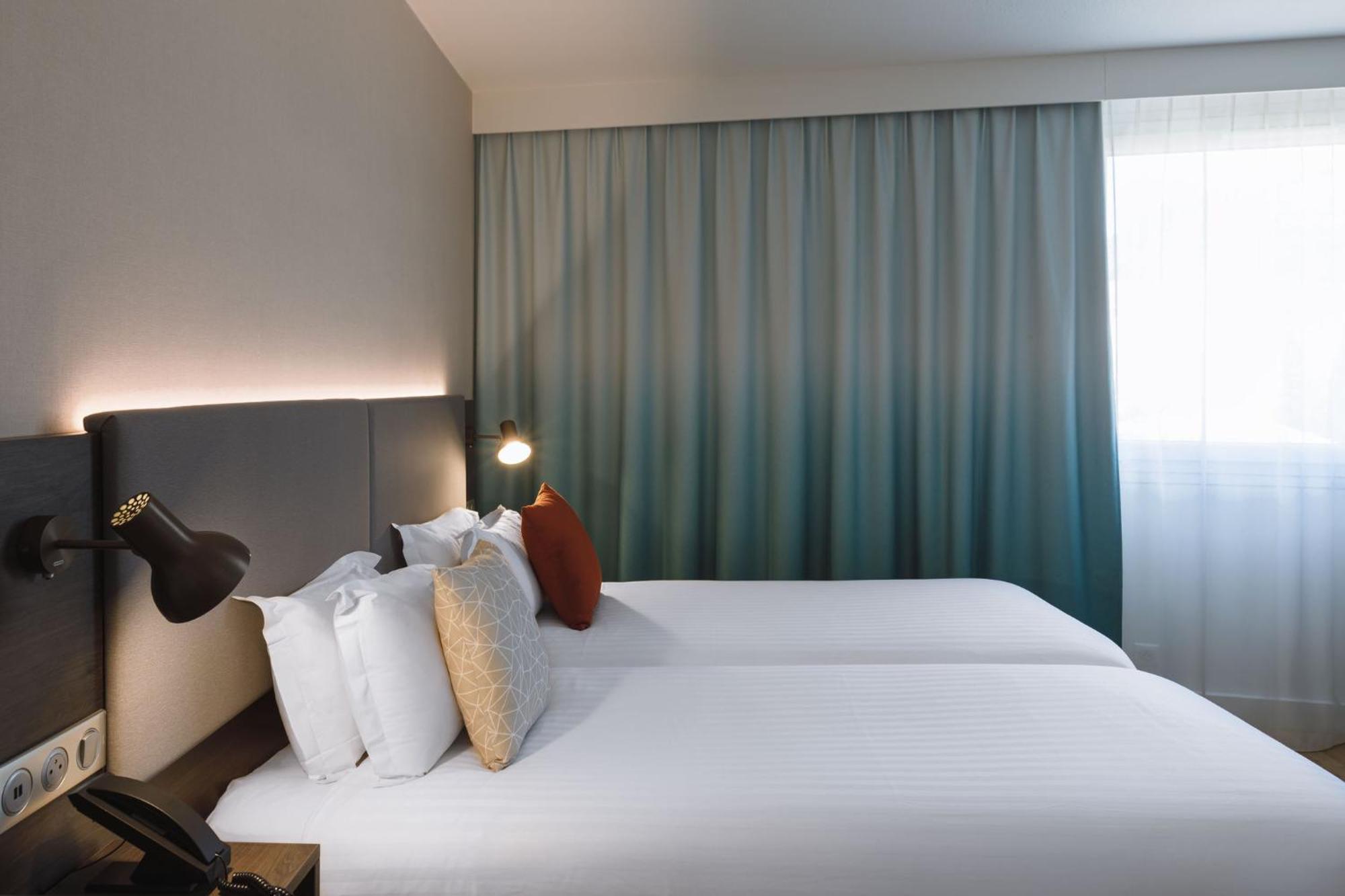 Holiday Inn Toulon City Centre By Ihg Bagian luar foto